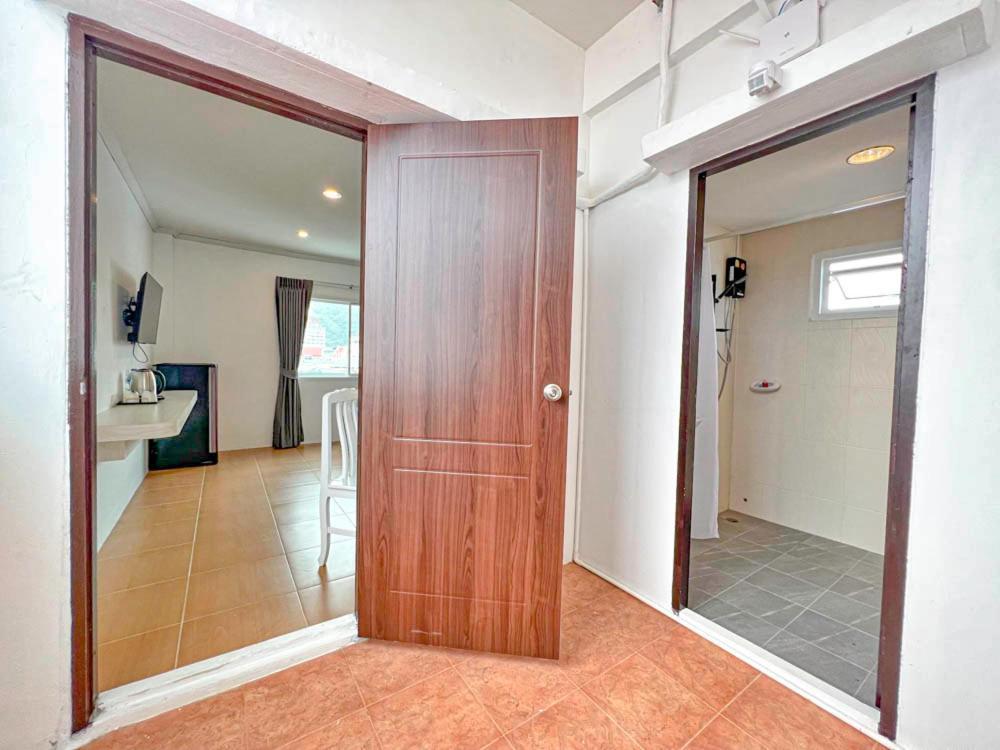 88 House Patong Exterior foto